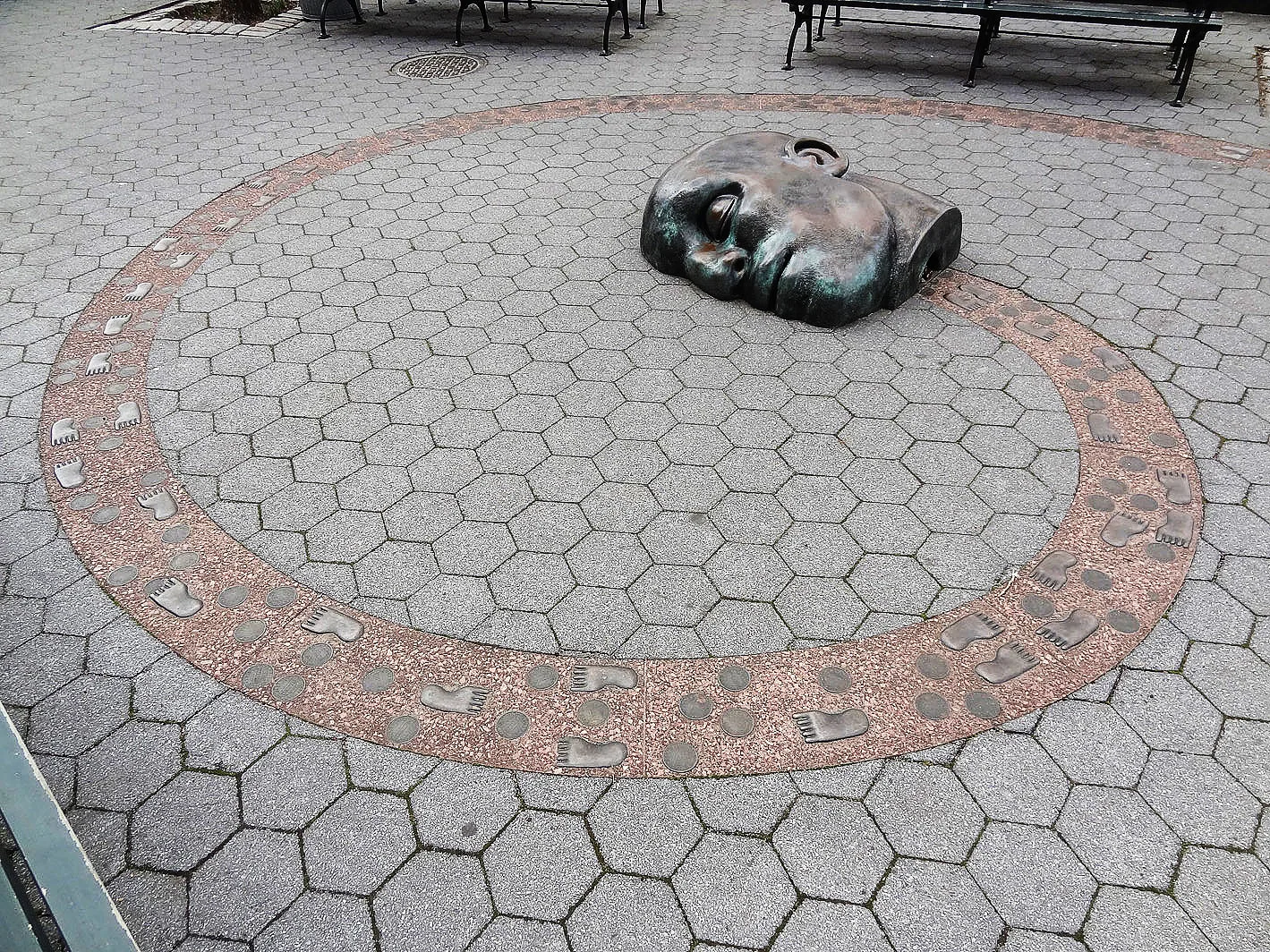Tom Otterness – 2001 - rw39.jpg