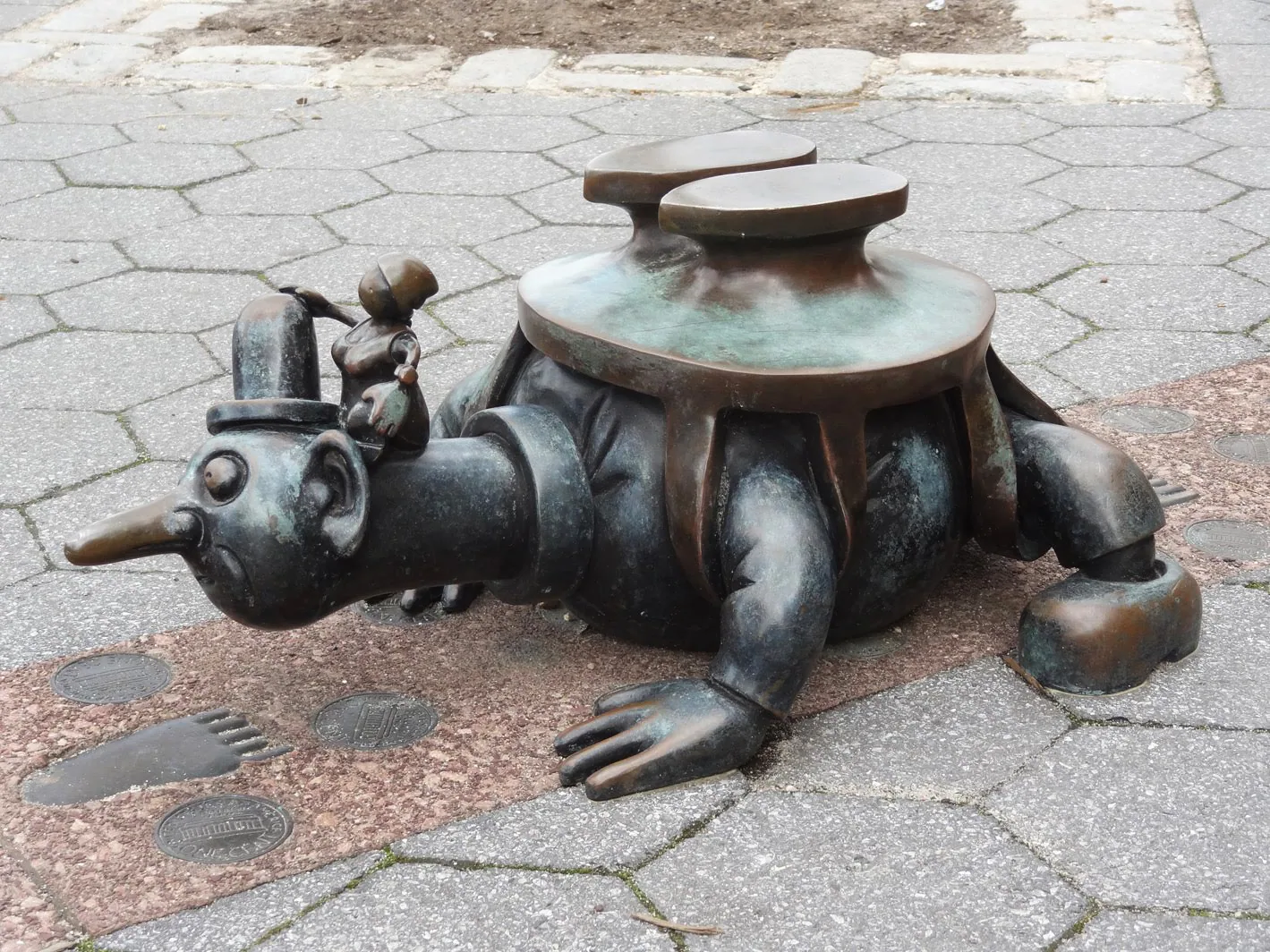 Tom Otterness – 2001 - rw13.jpg