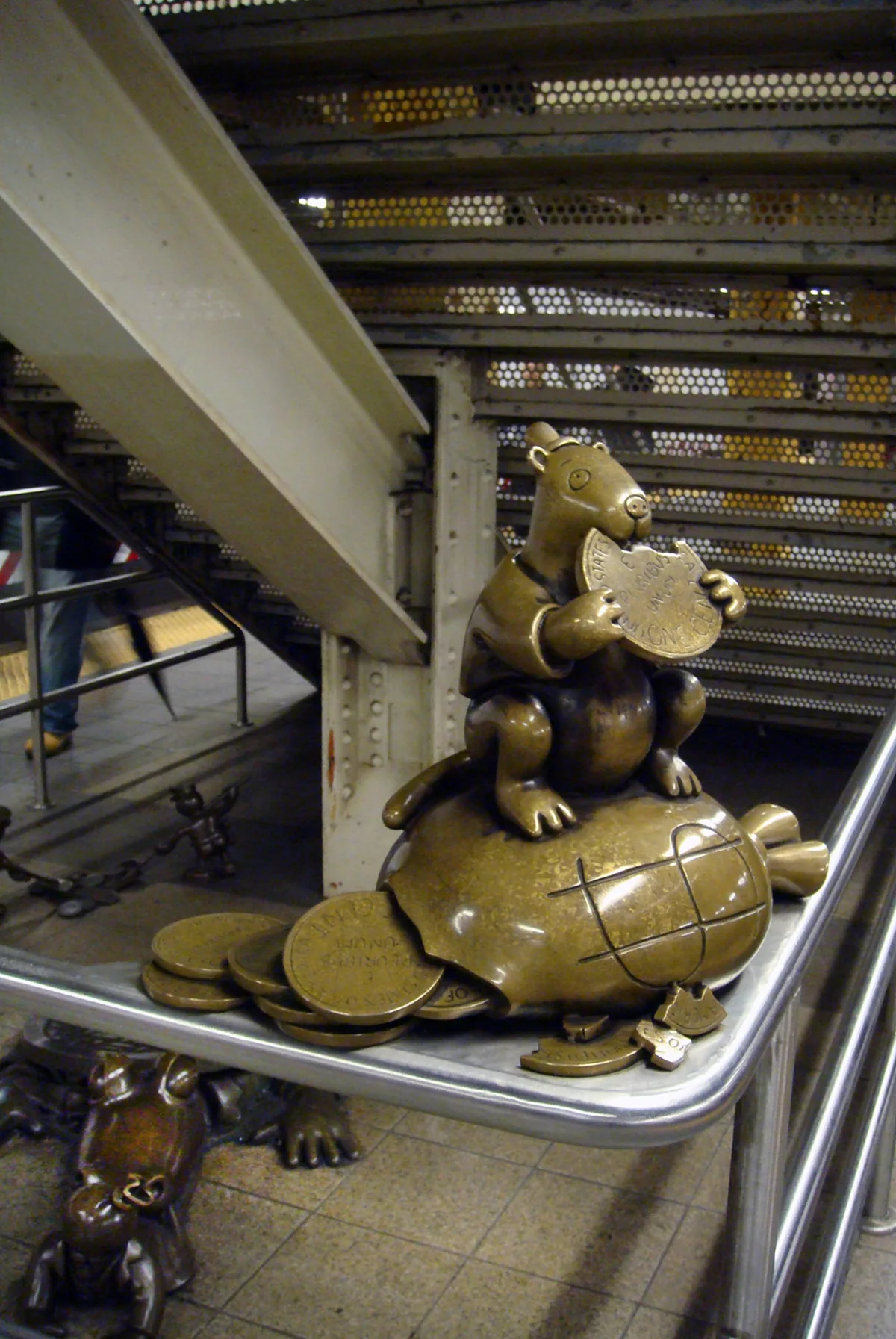 Tom Otterness – 2001 - lu-32.jpg
