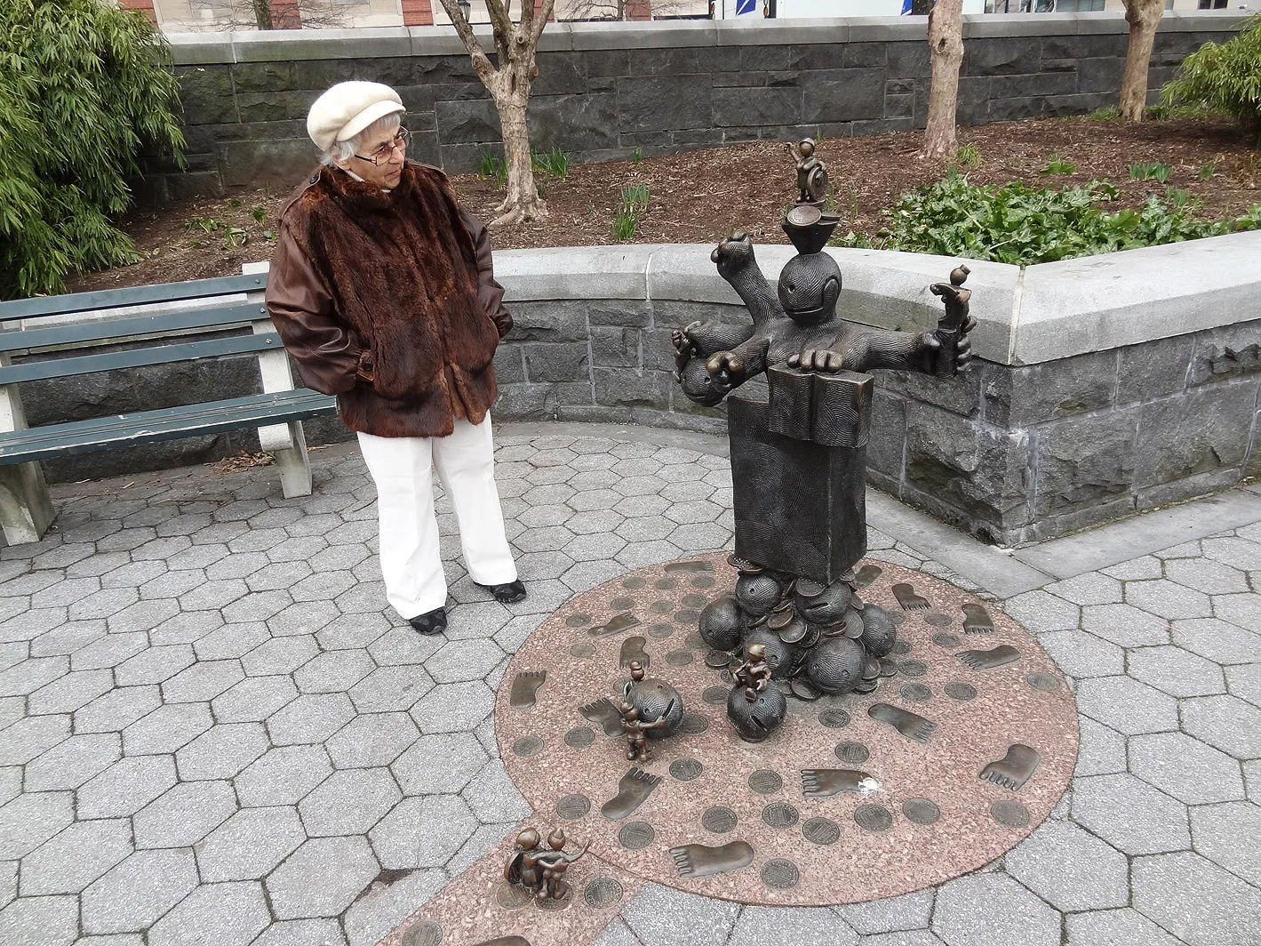 Tom Otterness – 2001 - rw28.jpg
