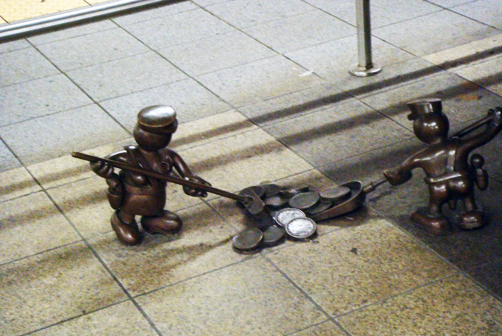 Tom Otterness – 2001 - lu-33.jpg