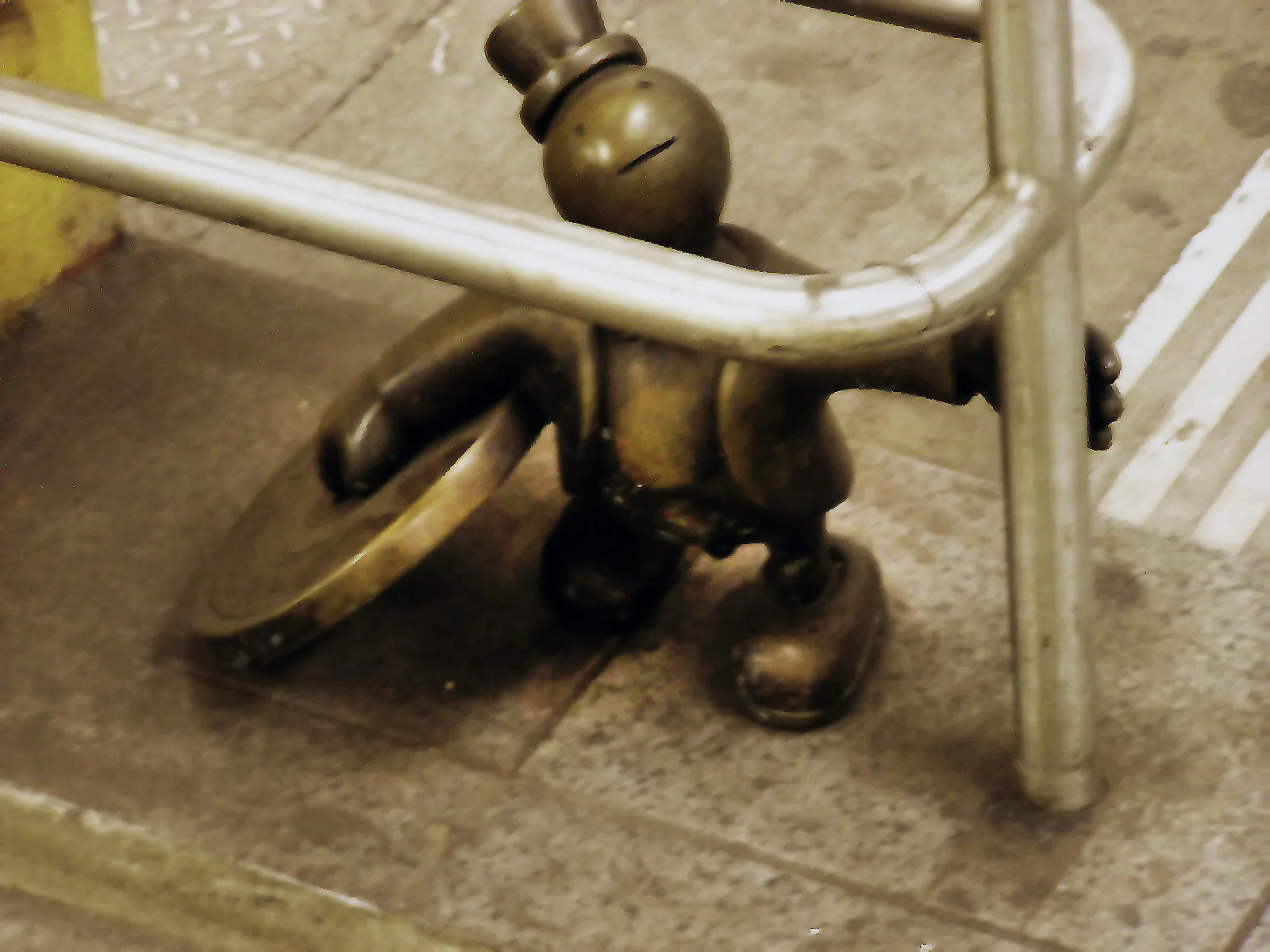 Tom Otterness – 2001 - lu-23.jpg