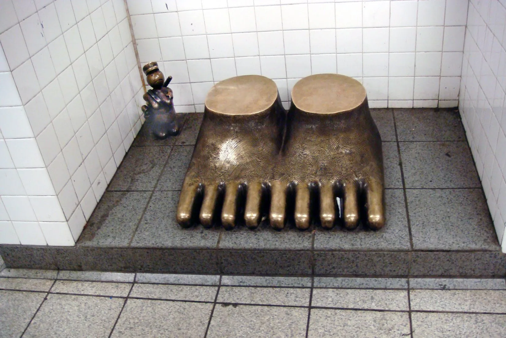 Tom Otterness – 2001 - lu-28.jpg