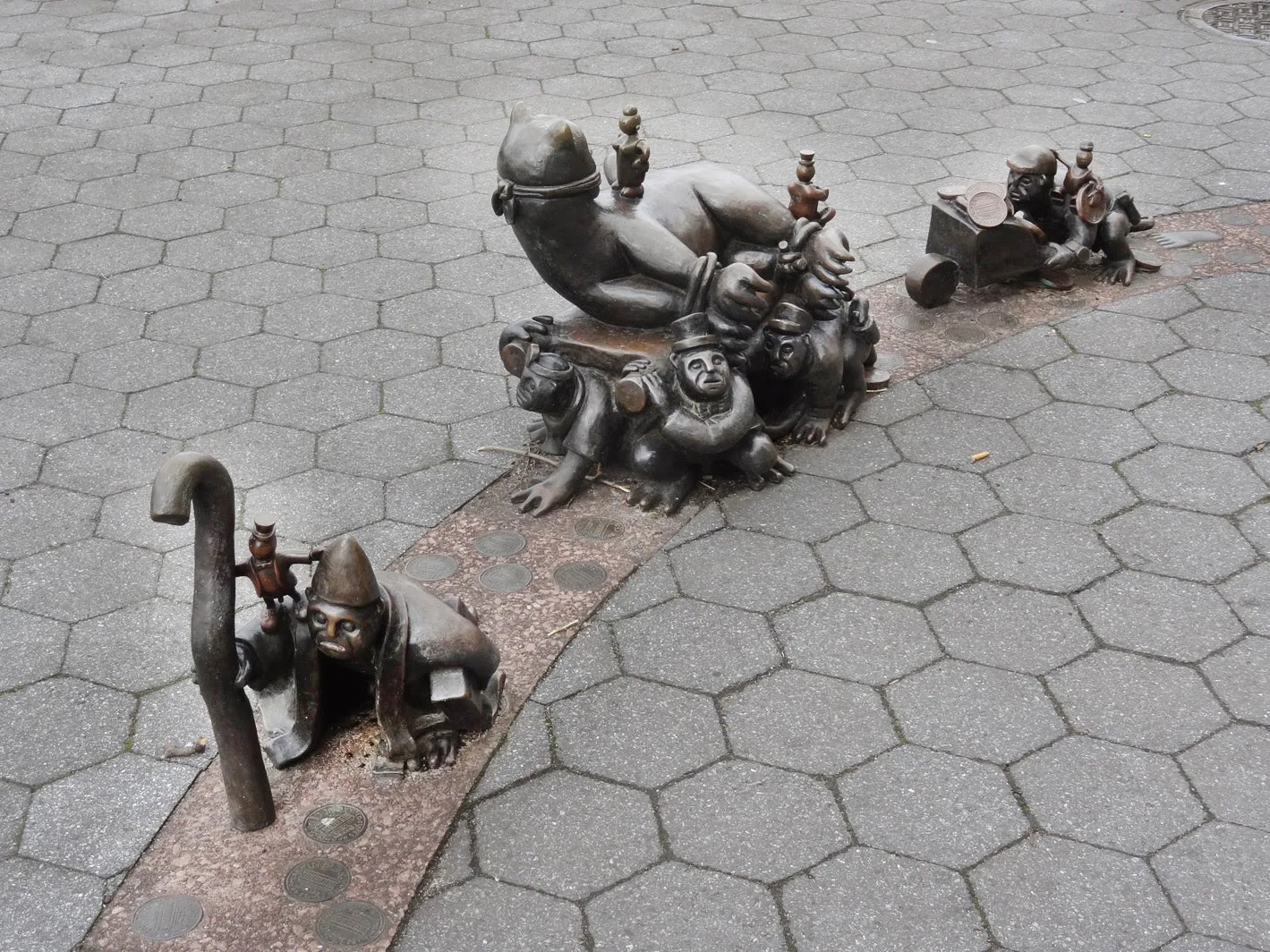 Tom Otterness – 2001 - rw14.jpg