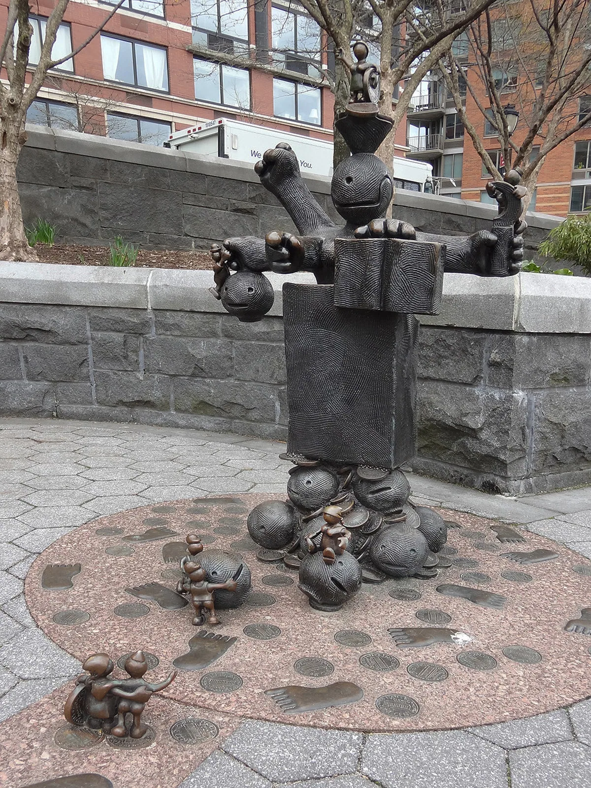 Tom Otterness – 2001 - rw29.jpg