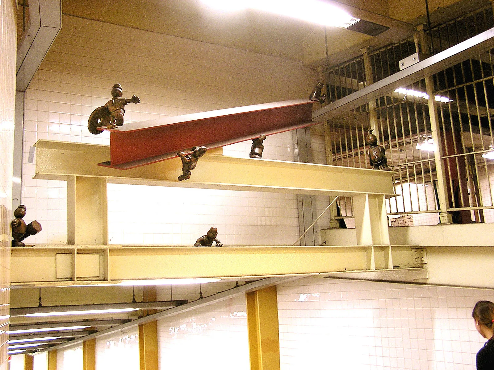 Tom Otterness – 2001 - lu-3.jpg